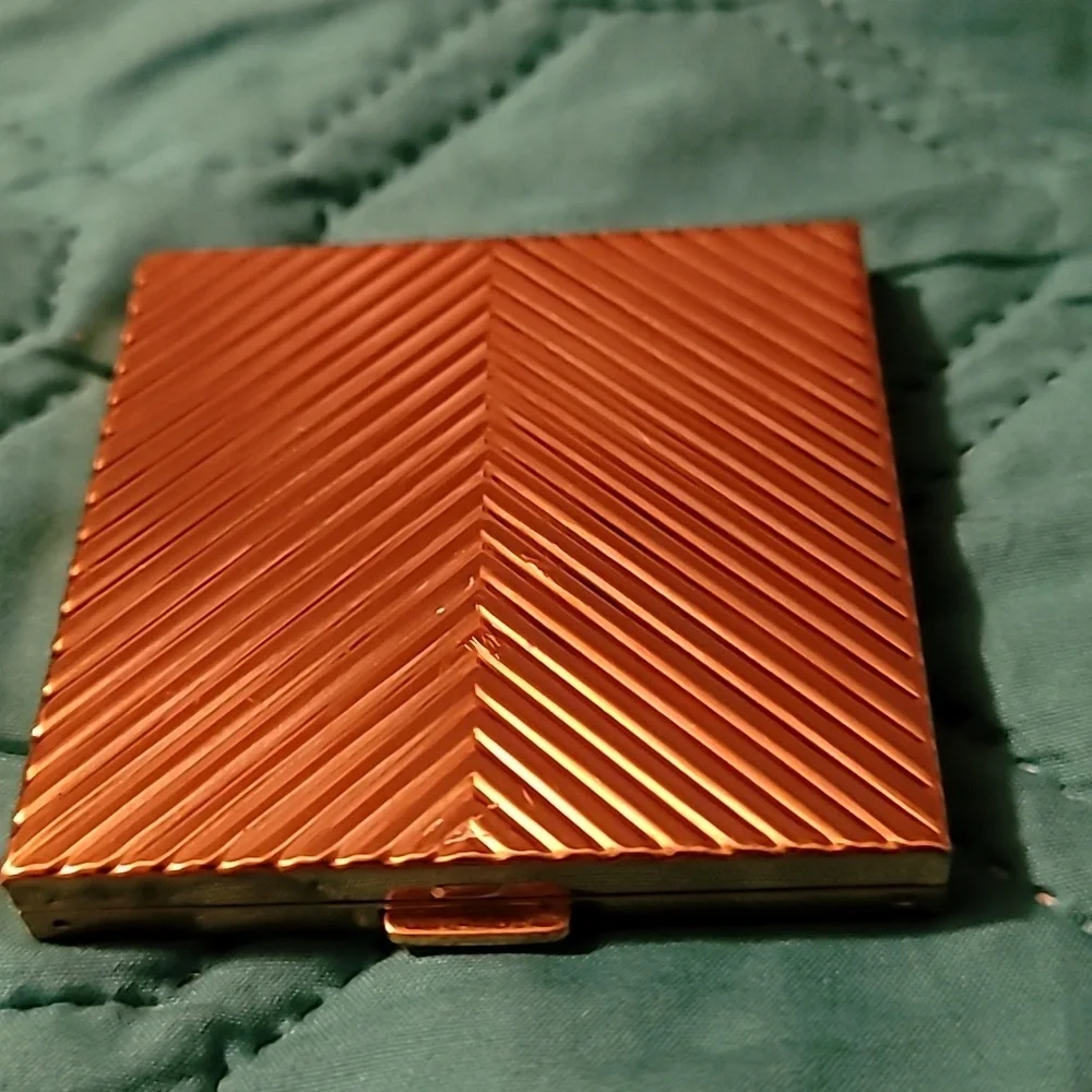 NEW Vintage Goldtone Geometric Design Volupté U.S.A. Makeup Compact With Powder!